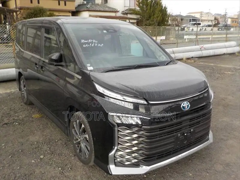Toyota Voxy SZ HYBRID ALL OPTION 2022