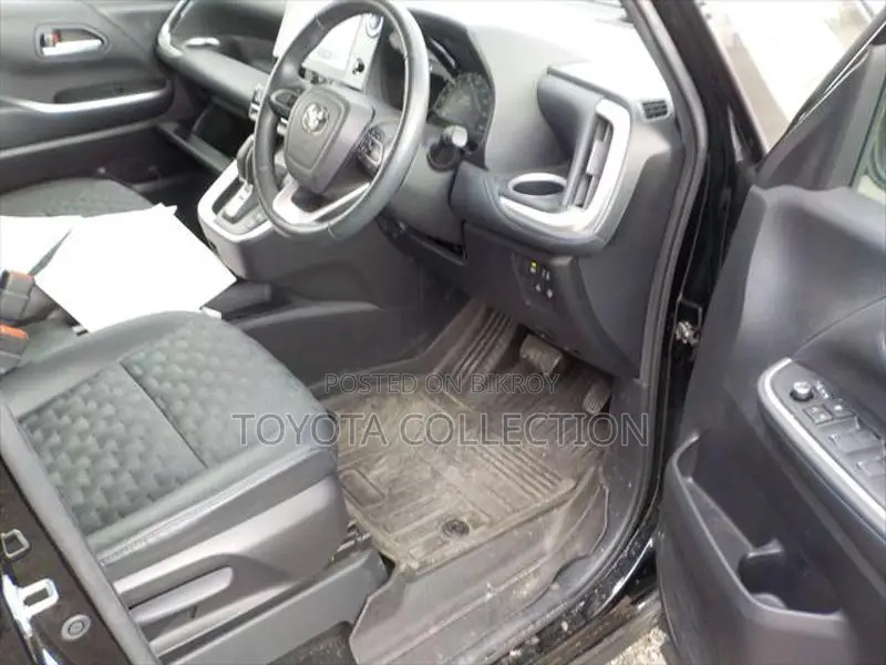 Toyota Voxy SZ HYBRID ALL OPTION 2022
