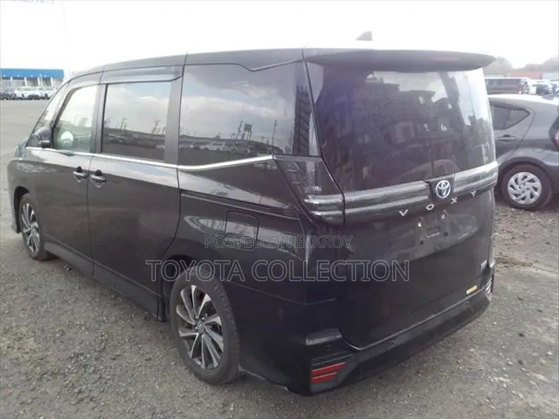 Toyota Voxy SZ HYBRID ALL OPTION 2022