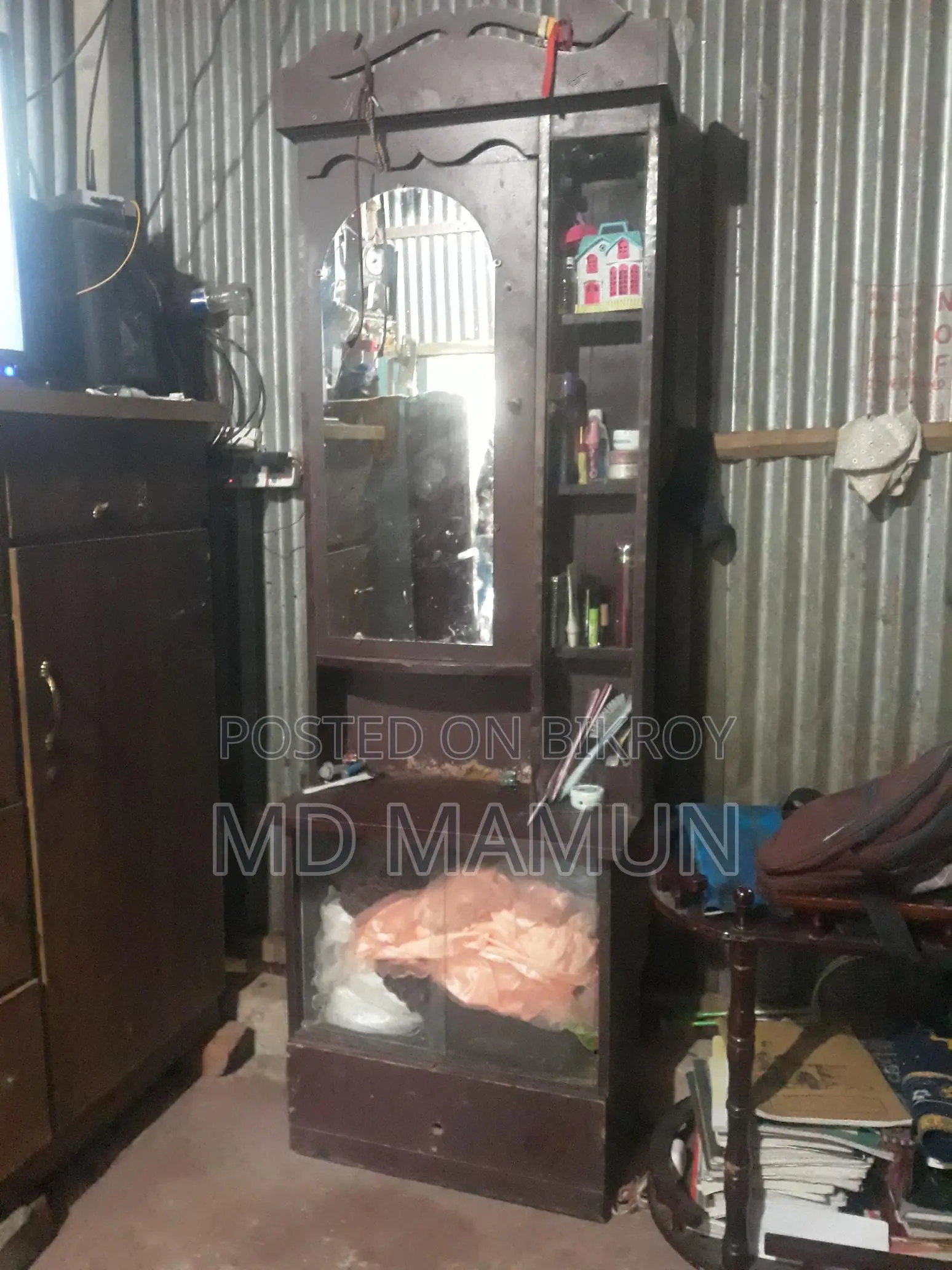 ড্রেসিং টেবিল ওয়ারড্রোব