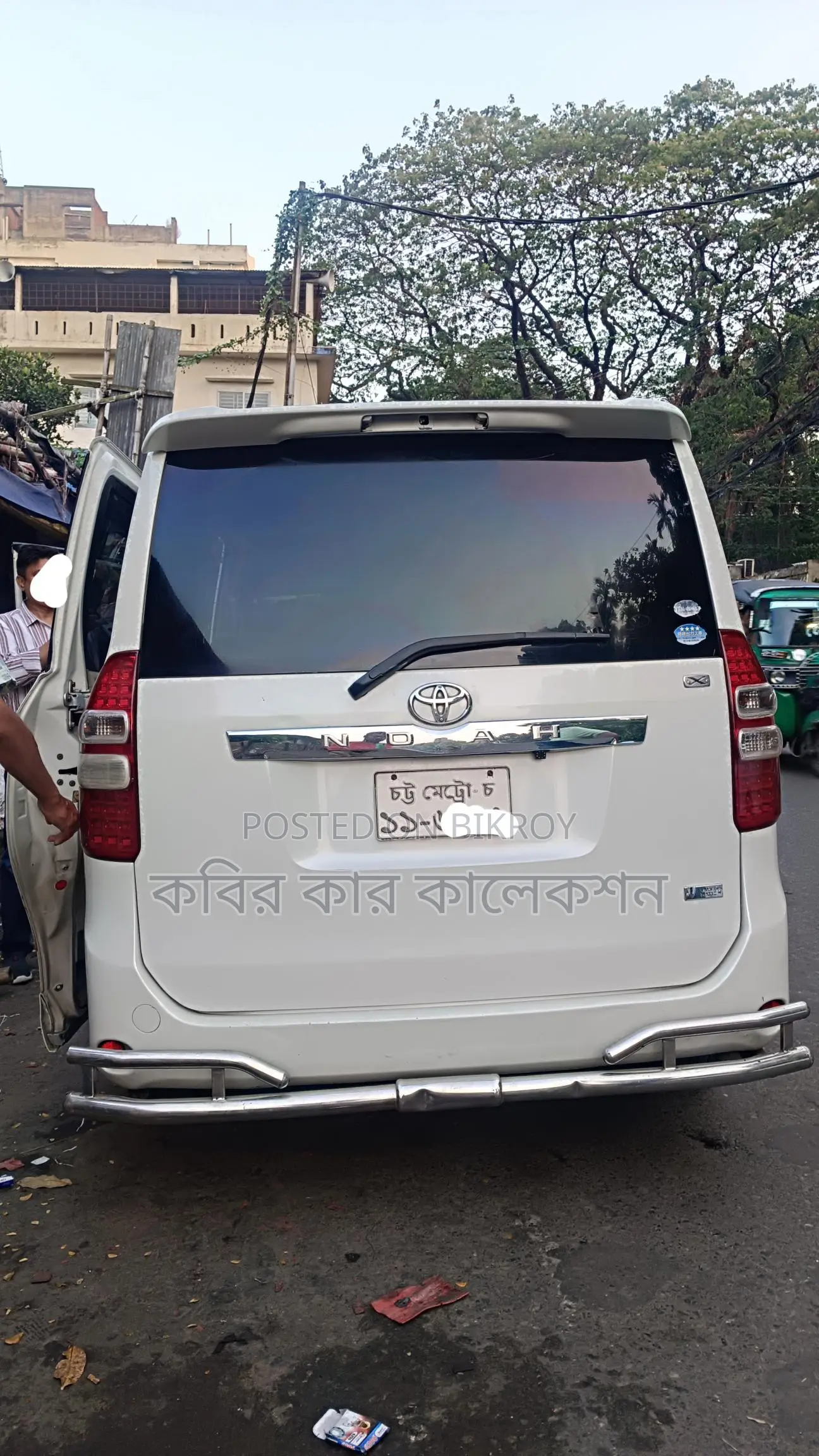 Toyota Noah One door power 2010