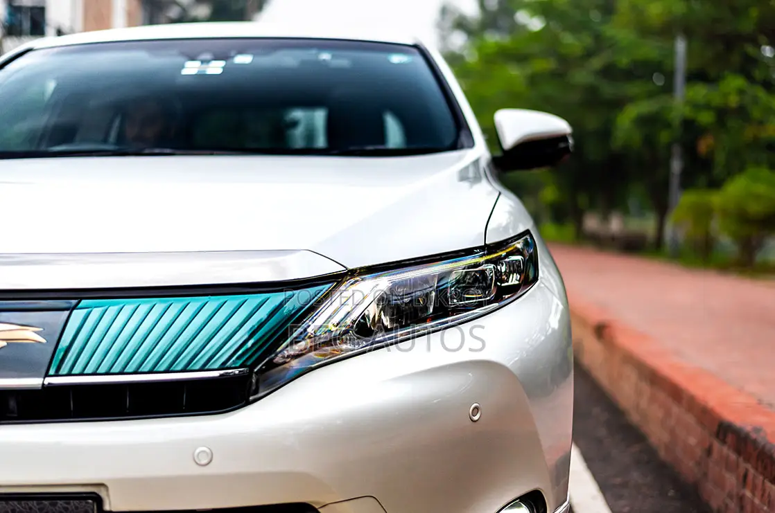 Toyota Harrier 2016