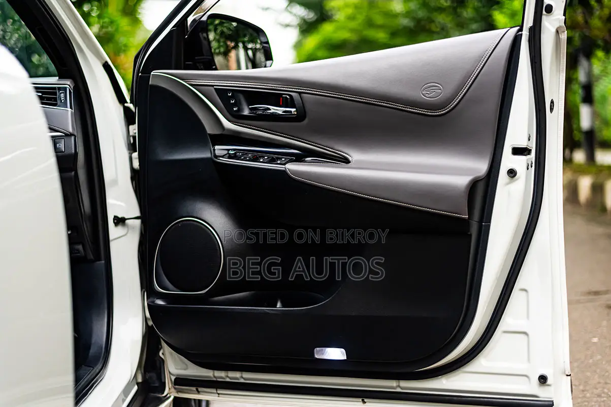 Toyota Harrier 2016