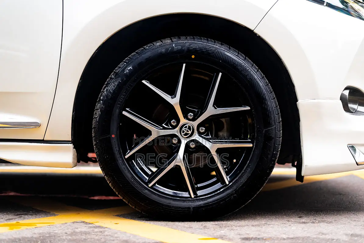 Toyota Harrier 2016
