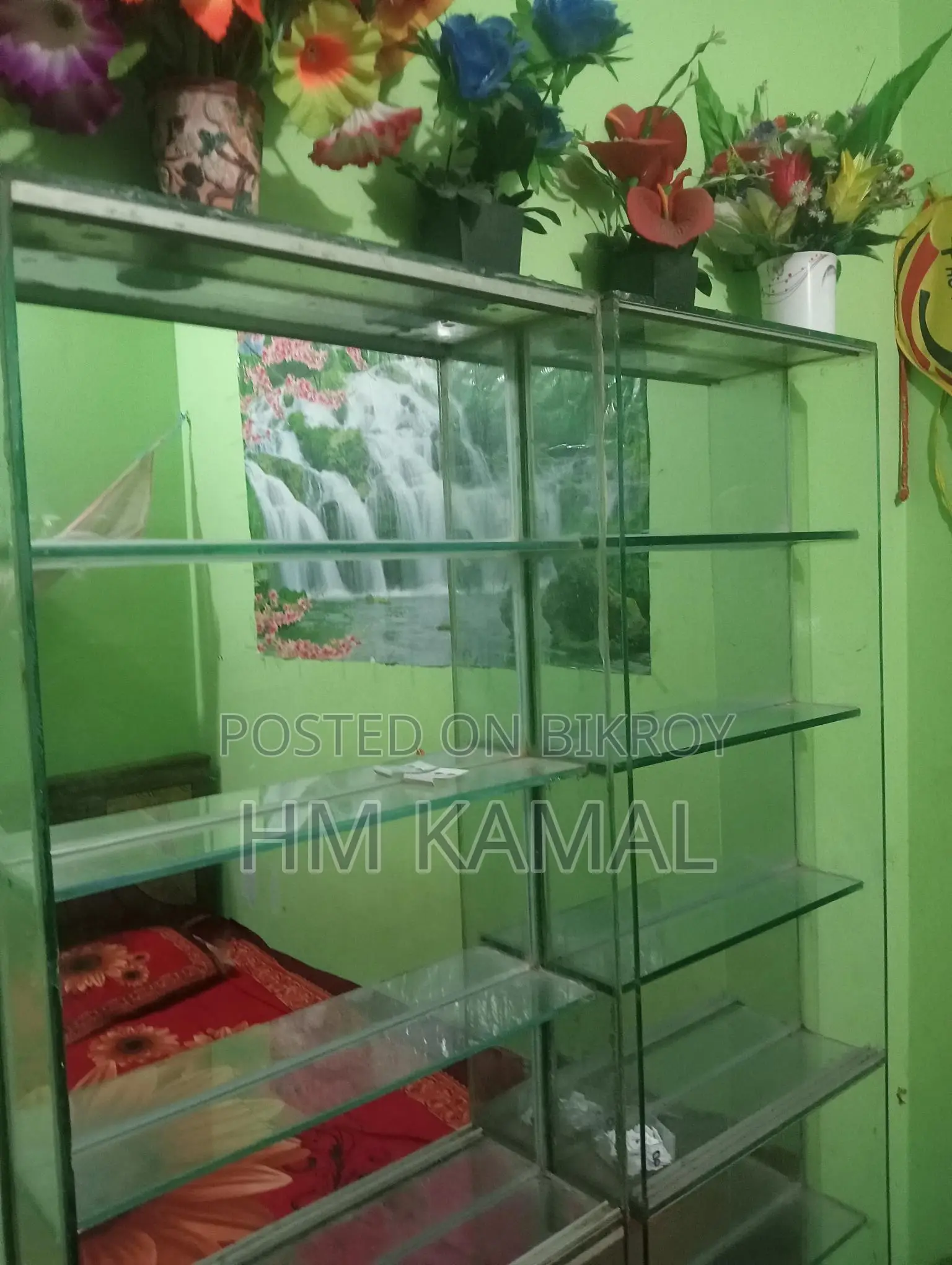 ২ টি ওয়াল গ্লাস শোকেস বিক্রি করা হবে