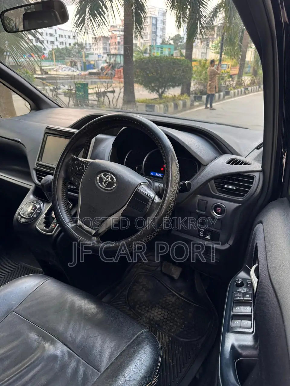 Toyota Noah Esquire GI Sunroof 2015