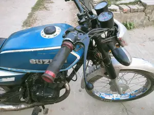 Suzuki AX4 . 1984