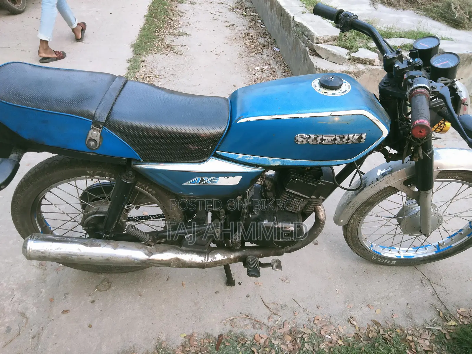 Suzuki AX4 . 1984