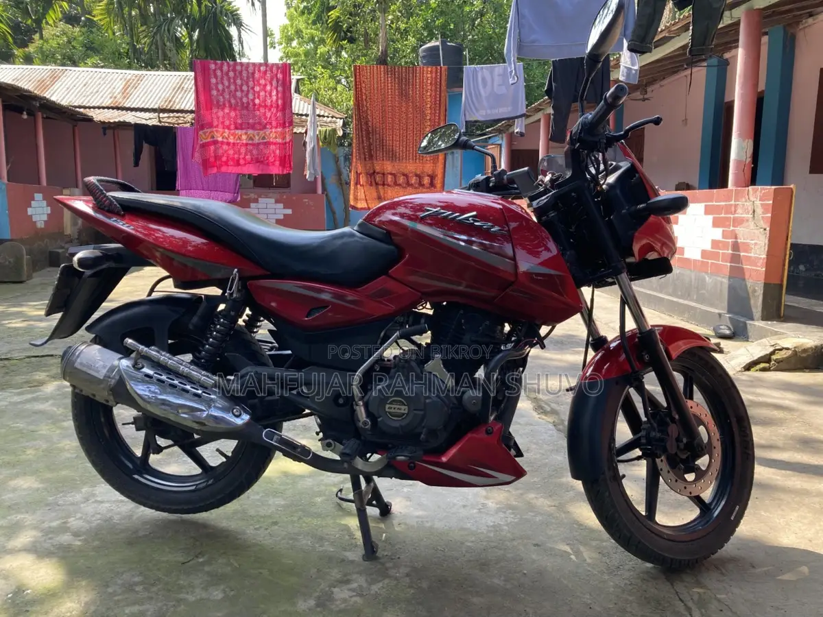 Bajaj Pulsar 150 . 2019