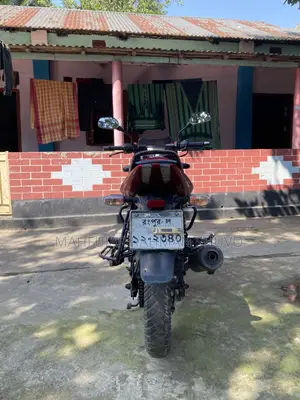 Bajaj Pulsar 150 . 2019
