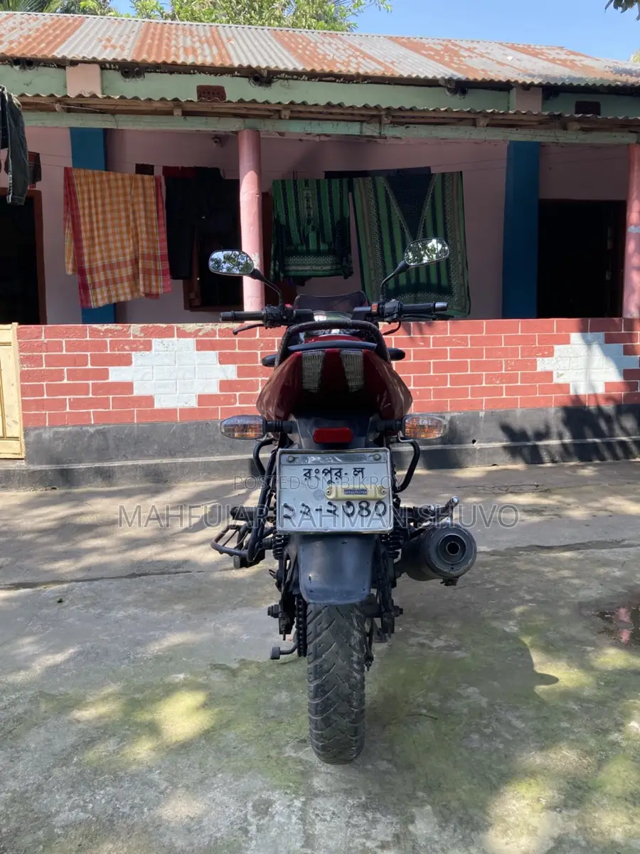 Bajaj Pulsar 150 . 2019