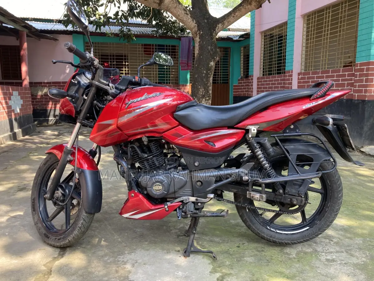 Bajaj Pulsar 150 . 2019