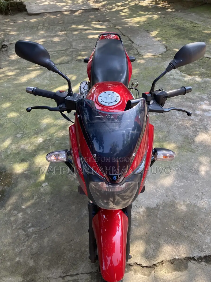 Bajaj Pulsar 150 . 2019