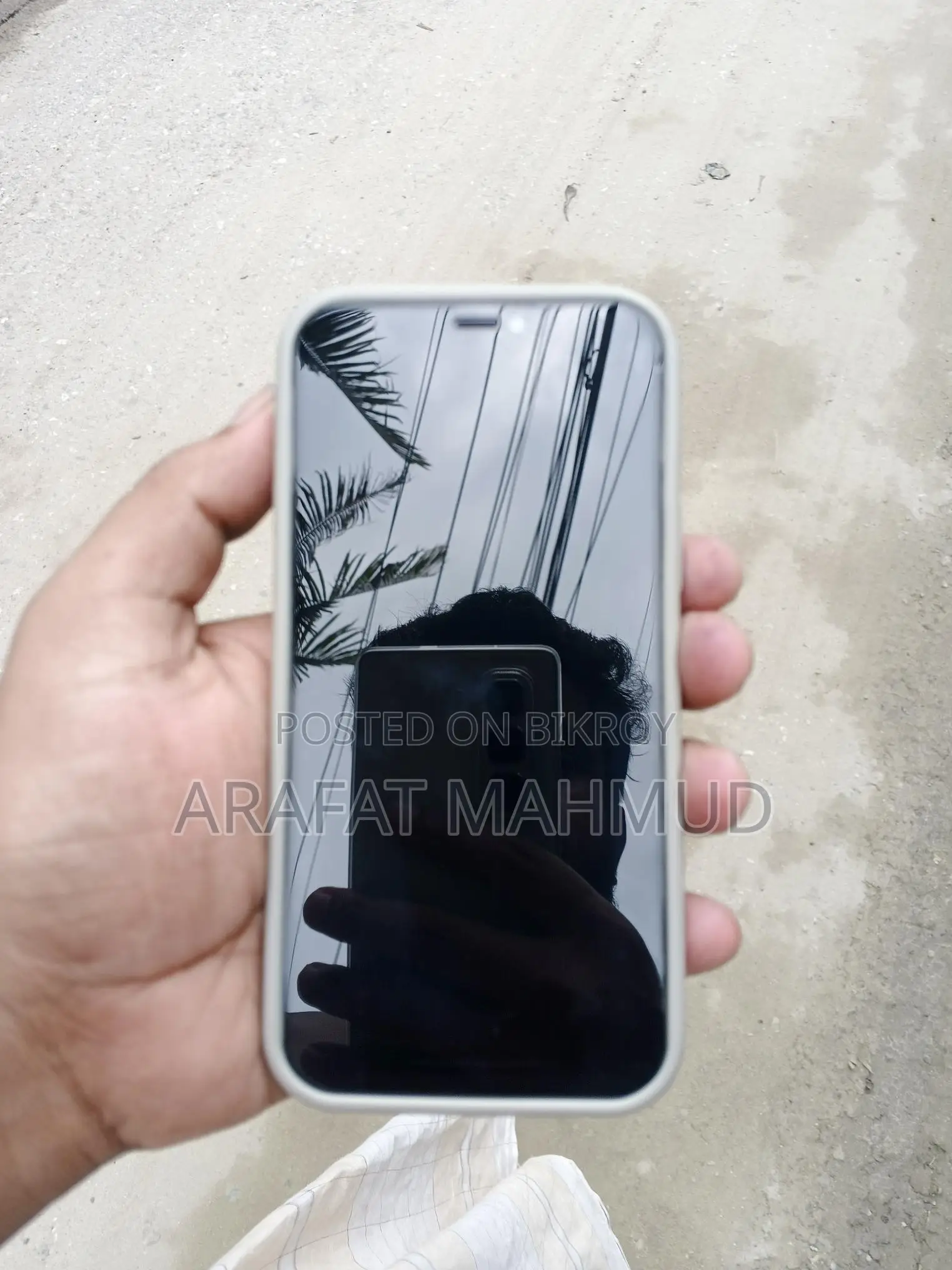 Apple iPhone 12 (Used)