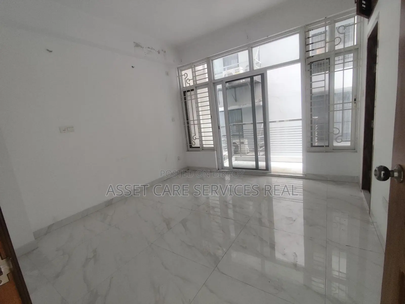3500-Sqft Office Space Rent In Baridhara Diplomatic Zone