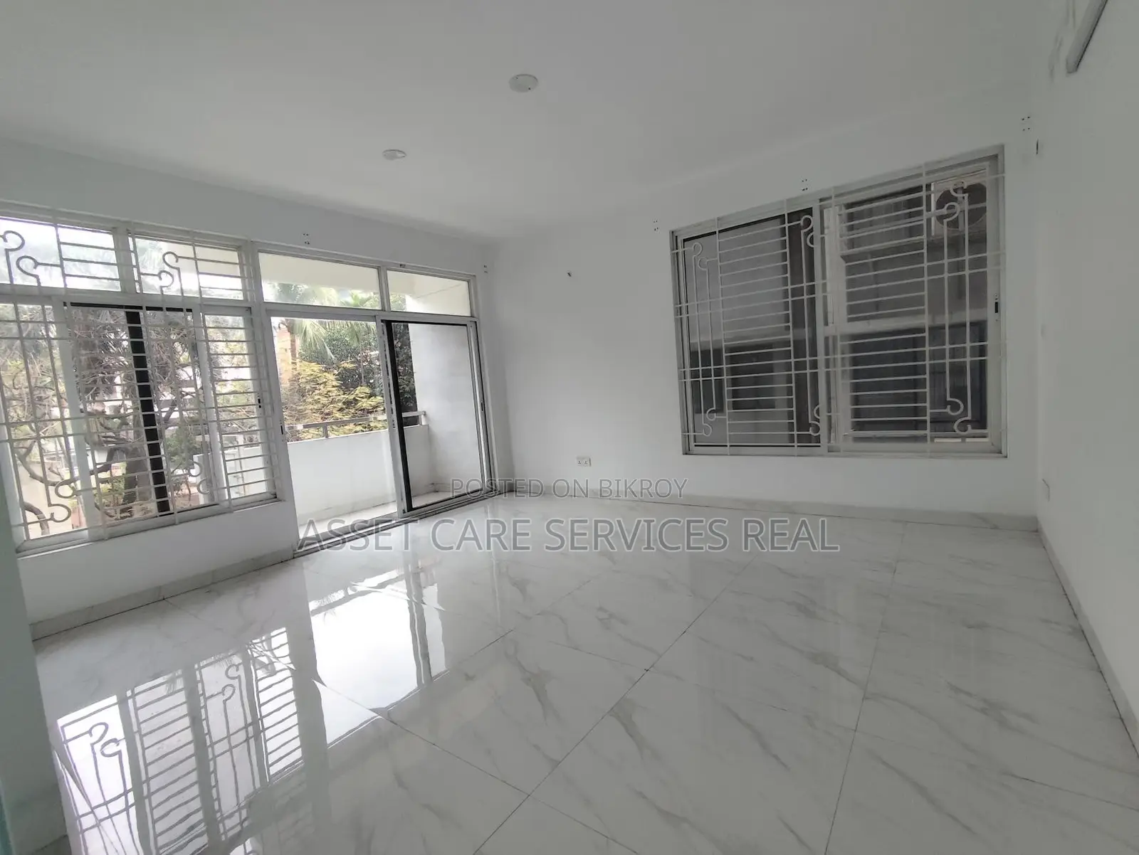 3500-Sqft Office Space Rent In Baridhara Diplomatic Zone