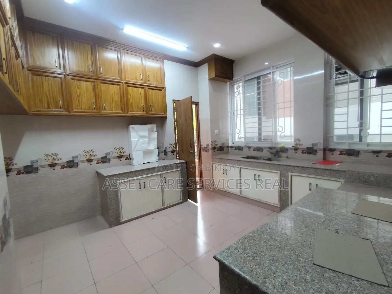 3500-Sqft Office Space Rent In Baridhara Diplomatic Zone