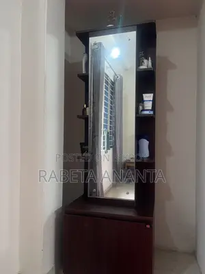 রিগ্যাল ড্রেসিং টেবিল মাত্র ১ মাস ব্যবহৃত