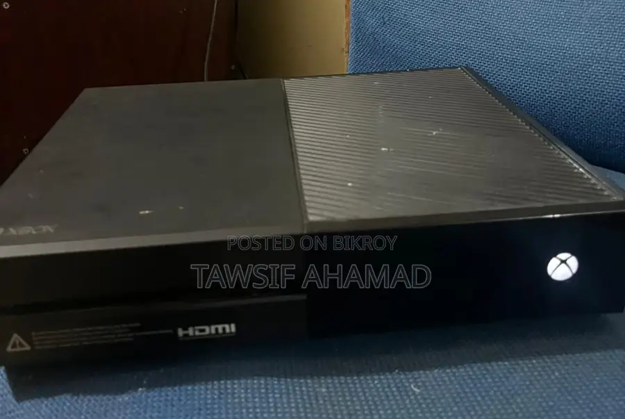 Xbox 1 with Fifa 19 CD