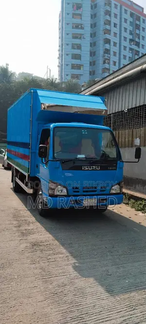 Isuzu NKR . 2017