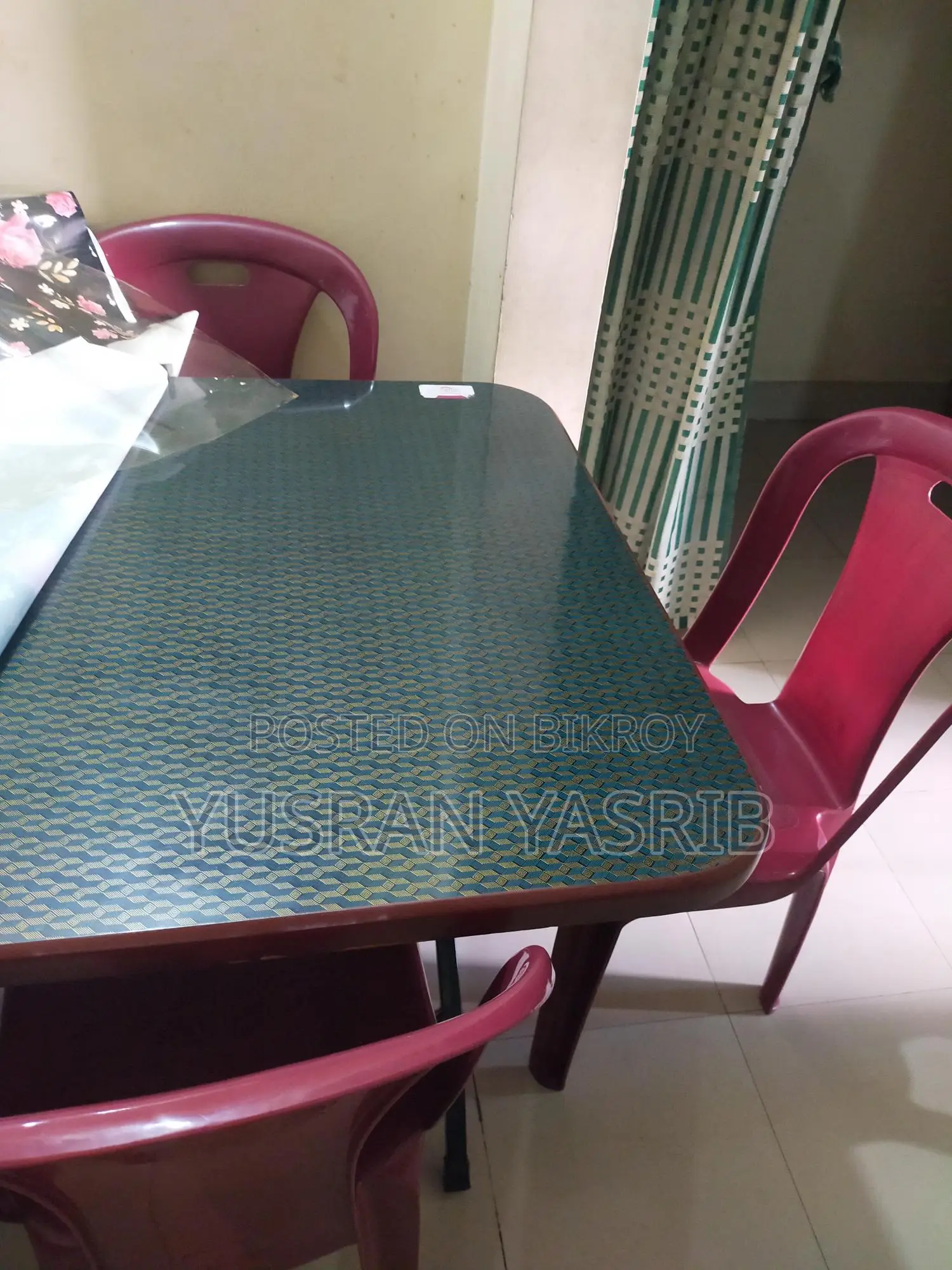 Plastic Dining Table with 6 Chairs