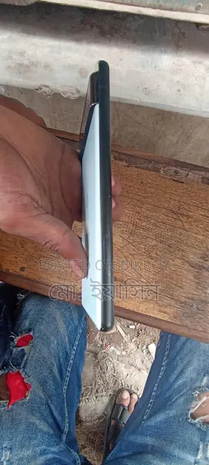Google Pixel 6 . (Used)