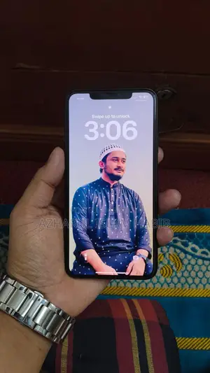 Apple iPhone 11 Pro Max ` (Used)
