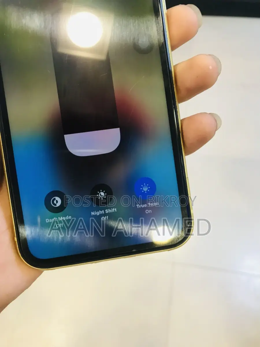 Apple iPhone 11 (Used)