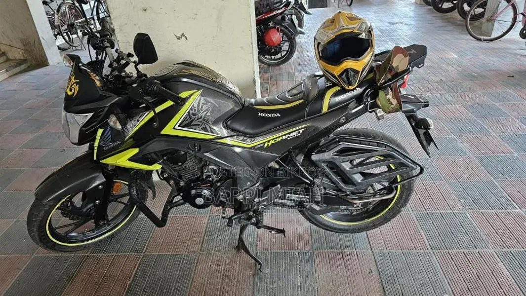 Honda CB Hornet 160R . 2019