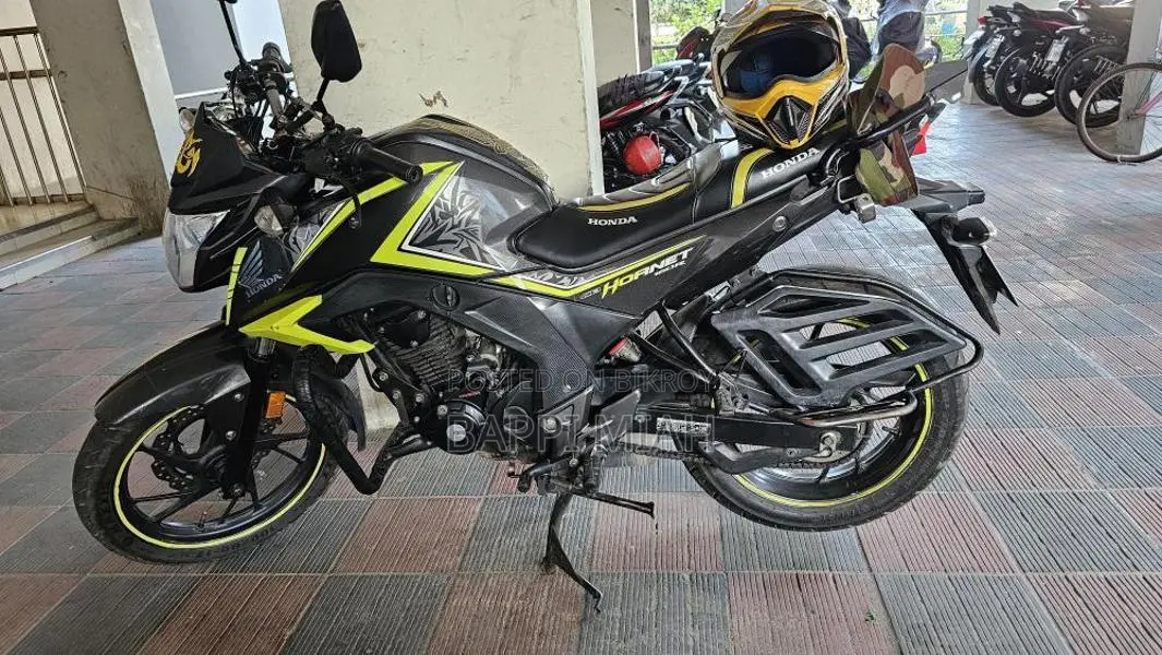 Honda CB Hornet 160R . 2019