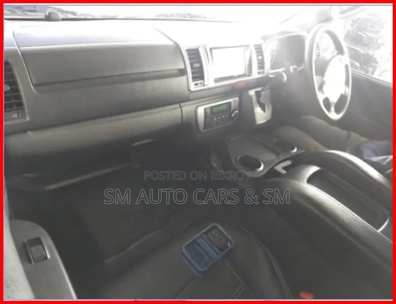 Toyota Hiace Super GL Pearl 2022