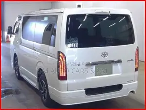 Toyota Hiace Super GL Pearl 2022