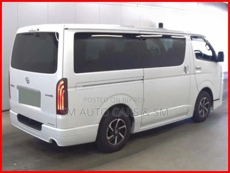 Toyota Hiace Super GL Pearl 2022