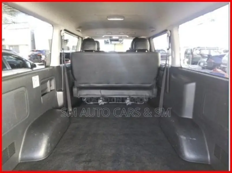 Toyota Hiace Super GL Pearl 2022