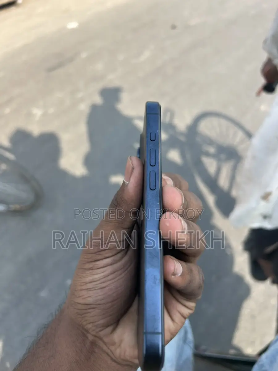 Apple iPhone 15 Pro (Used)