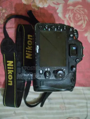 Nikon D7100 (Fresh Condition)