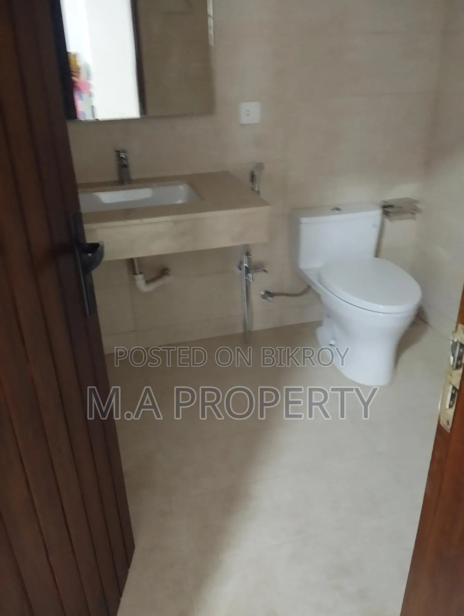 OFFICE APARTMENT 2300 Sft FOR RENT IN GULSHAN 2