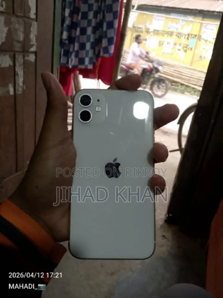 Apple iPhone 11 . (Used)