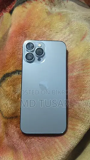 Apple iPhone 13 (Used)