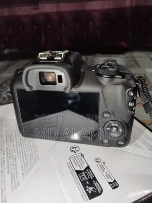 Canon r100