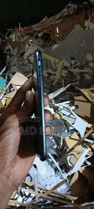 Apple iPhone XR (Used)