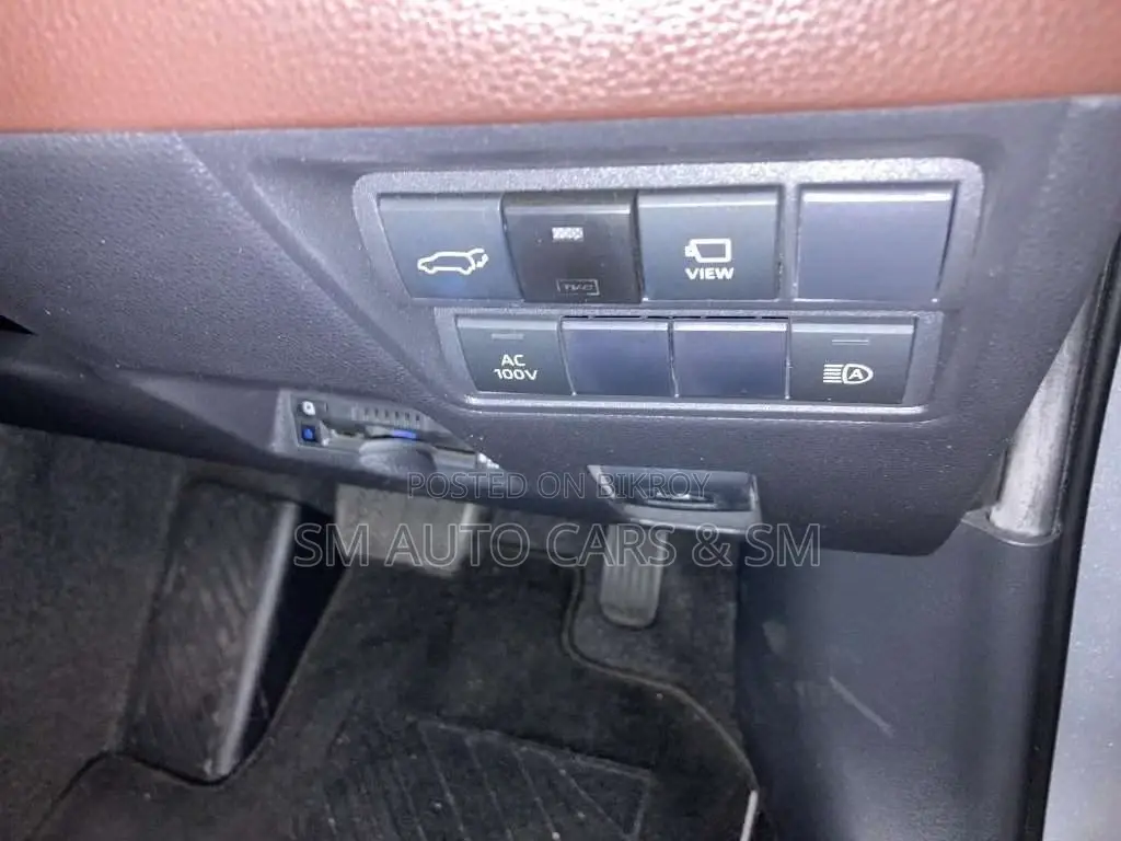 Toyota Yaris Cross Z Silver 4.5 Point 2021