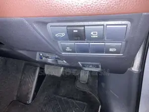 Toyota Yaris Cross Z Silver 4.5 Point 2021
