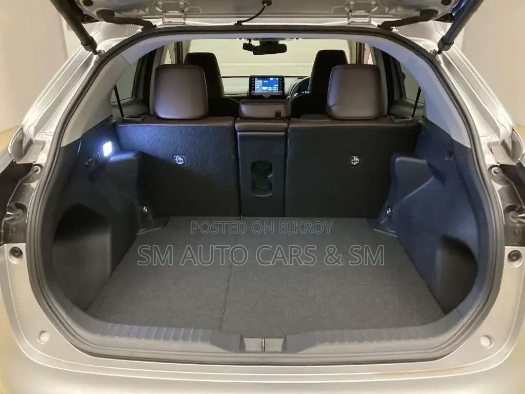 Toyota Yaris Cross Z Silver 4.5 Point 2021