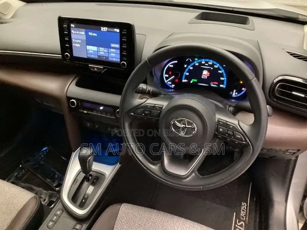 Toyota Yaris Cross Z Silver 4.5 Point 2021