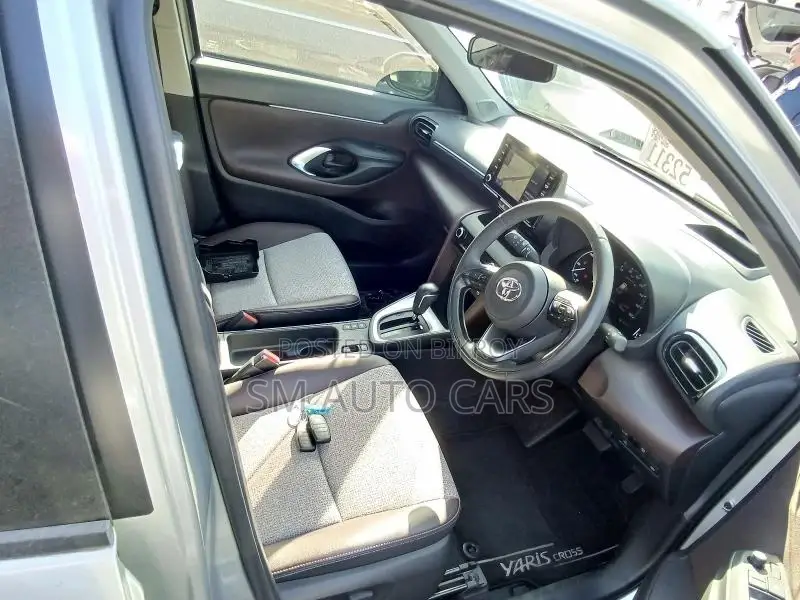 Toyota Yaris Cross Z Silver 4.5 Point 2021