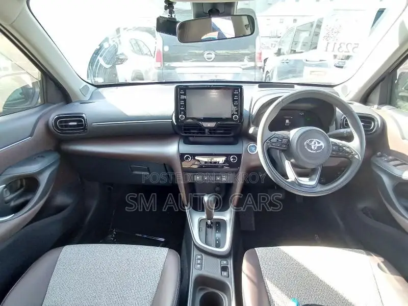 Toyota Yaris Cross Z Silver 4.5 Point 2021