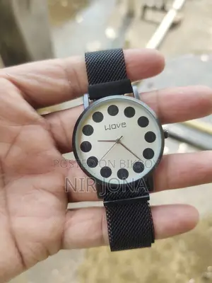 অ্যানালগ ঘড়ি বিক্রির জন্য