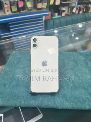 Apple iPhone 11 . (Used)