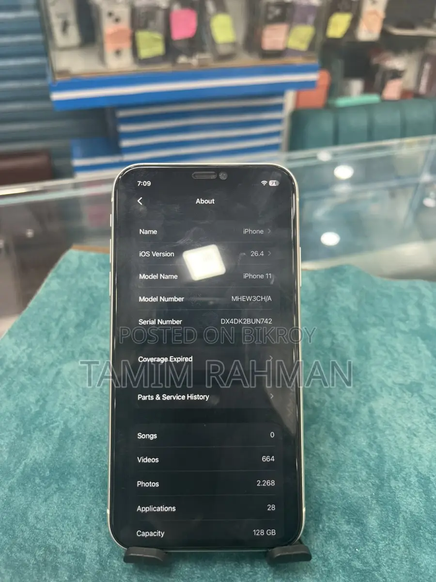 Apple iPhone 11 . (Used)